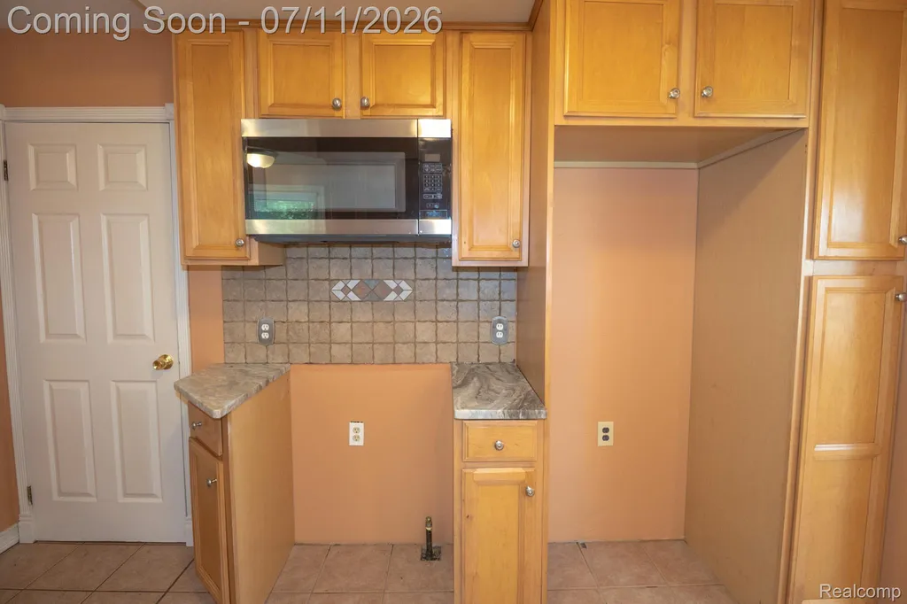 1455 Jeffrey Lane Inkster City MI 48141