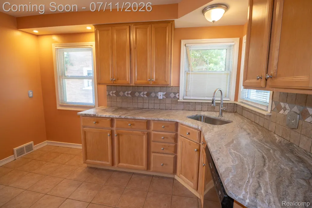 1455 Jeffrey Lane Inkster City MI 48141
