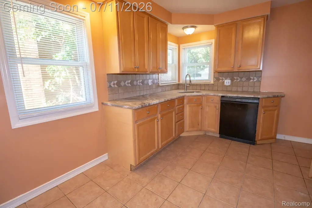 1455 Jeffrey Lane Inkster City MI 48141