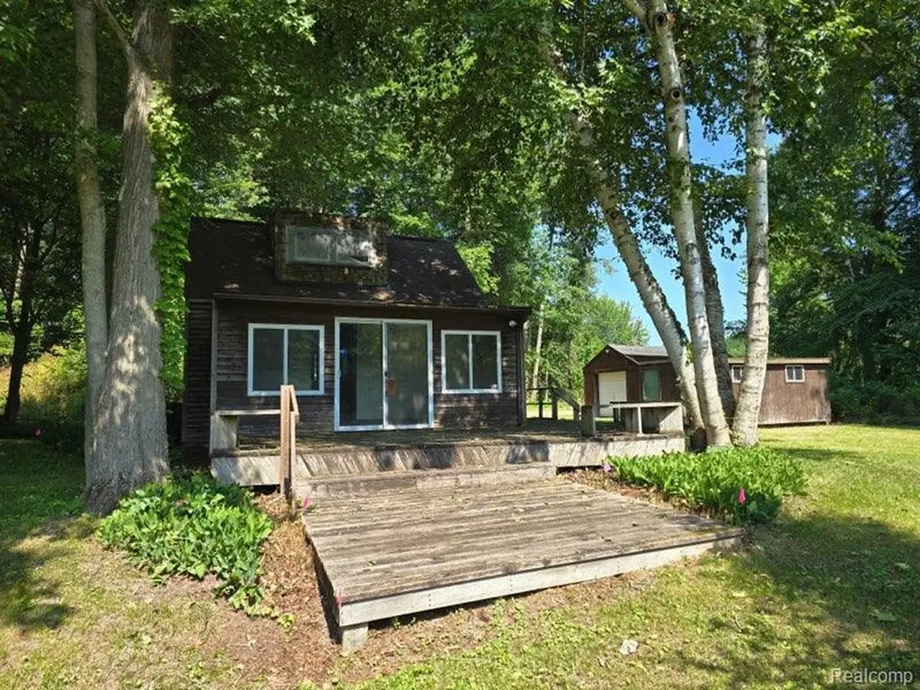 5751 Island Drive Hadley Township MI 48438
