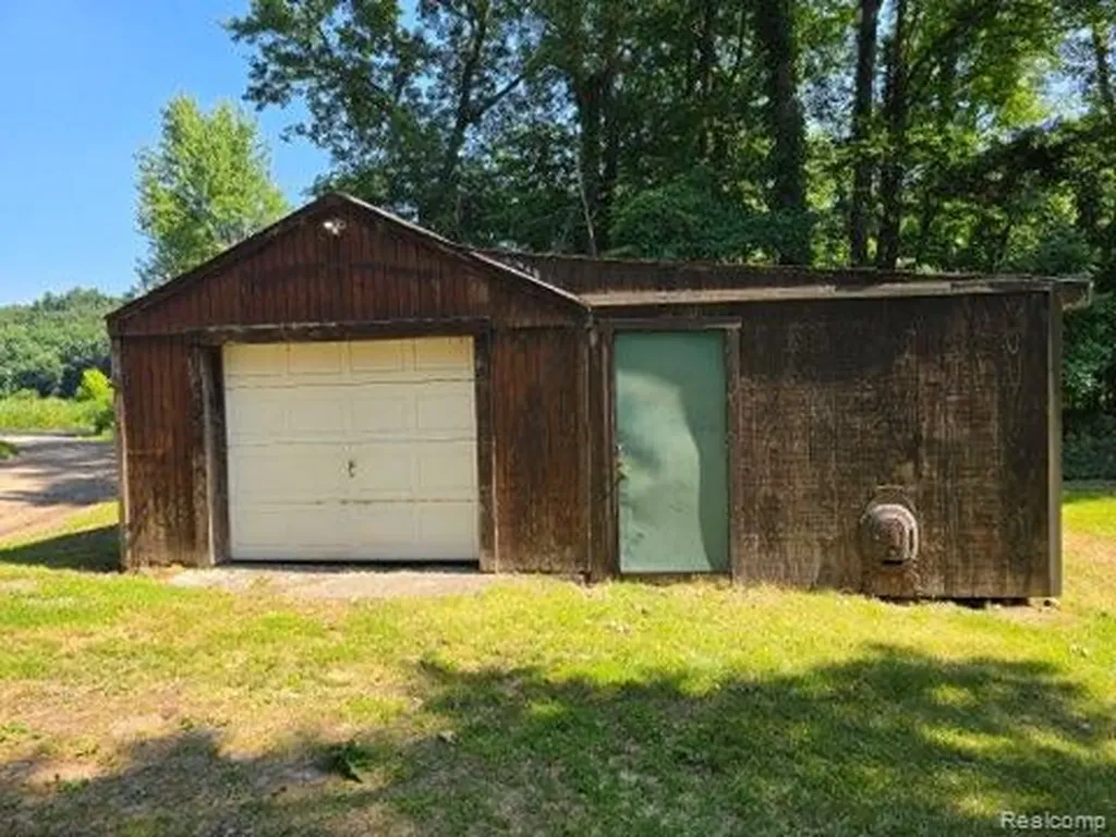 5751 Island Drive Hadley Township MI 48438