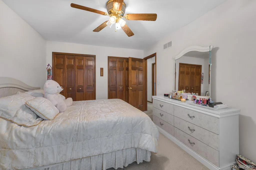 43746 Via Antonio Drive Sterling Heights City MI 48314