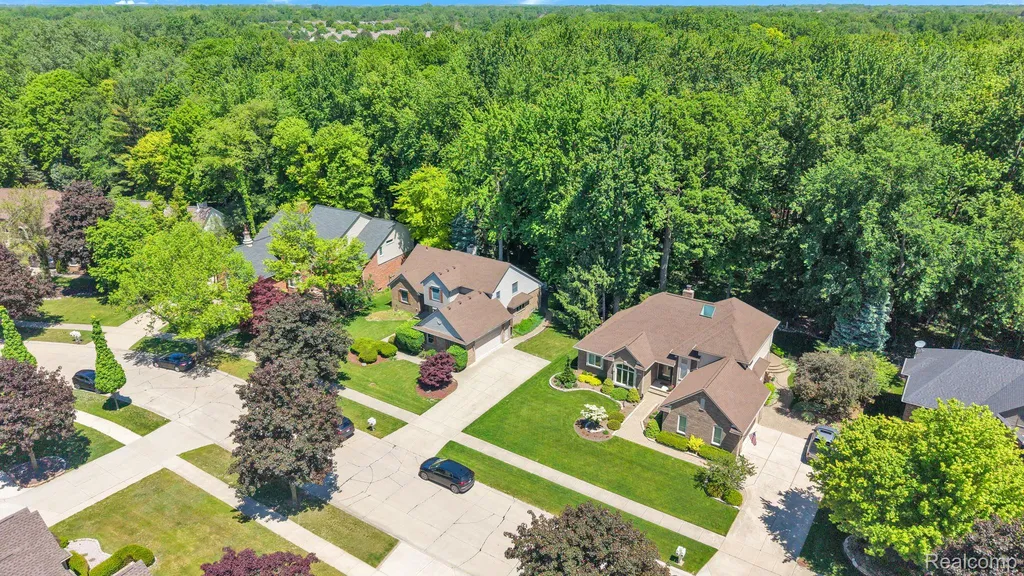 43746 Via Antonio Drive Sterling Heights City MI 48314