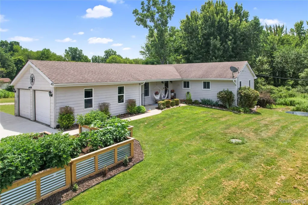 6050 Brophy Road Oceola Township MI 48855