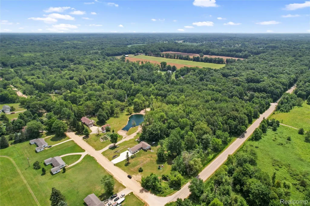 6050 Brophy Road Oceola Township MI 48855