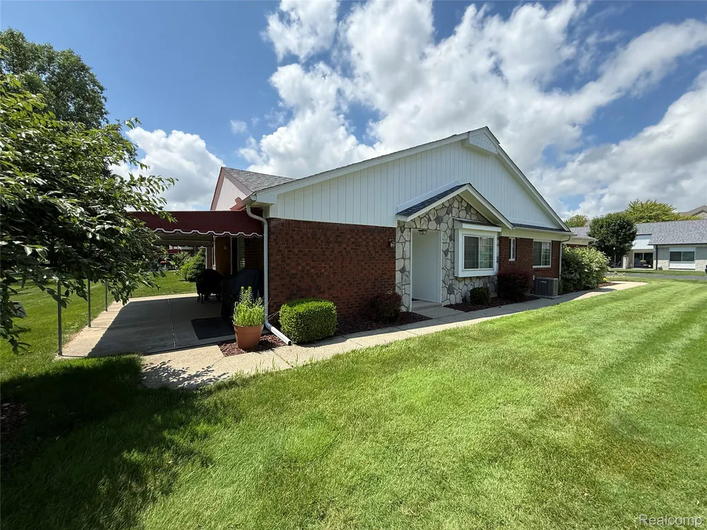 730 Country Club Dr Drive St. Clair Shores City MI 48082