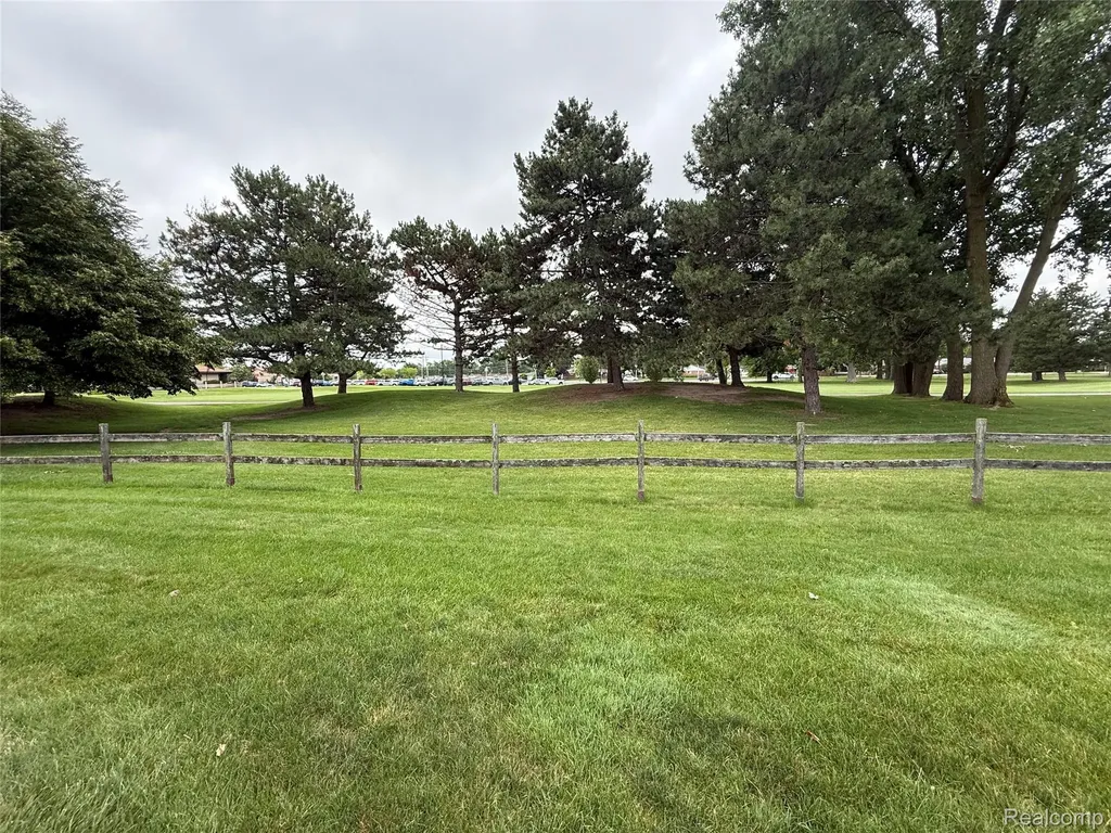730 Country Club Dr Drive St. Clair Shores City MI 48082