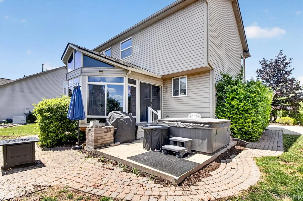 27985 S Mockingbird Drive Huron Charter Township MI 48134