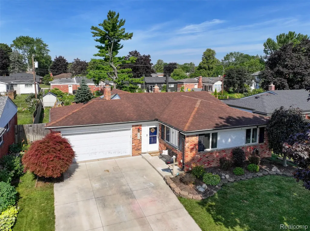 15123 Hix Street Livonia City MI 48154