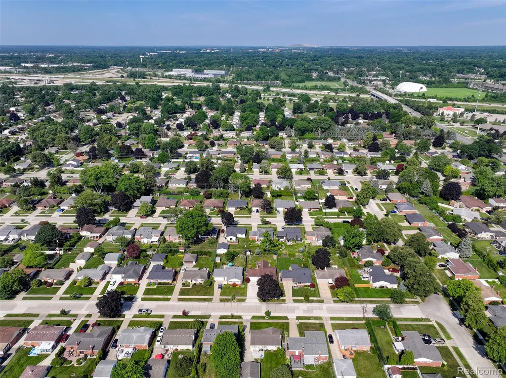 15123 Hix Street Livonia City MI 48154