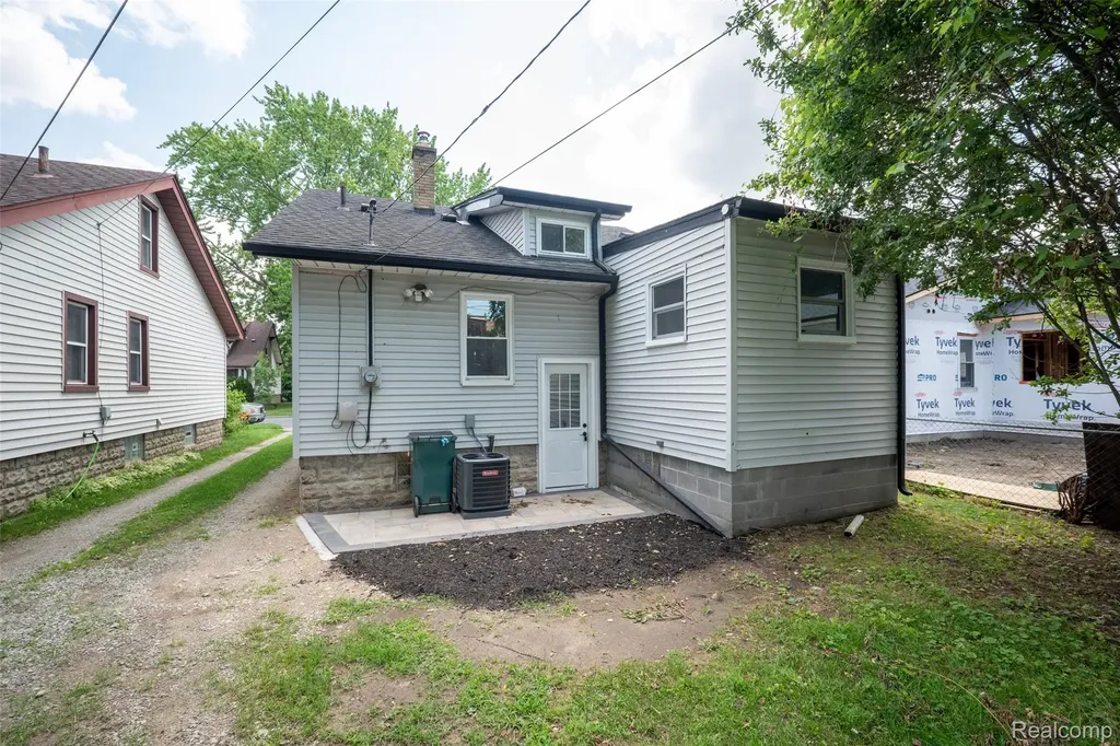 543 E Saratoga Street Ferndale City MI 48220