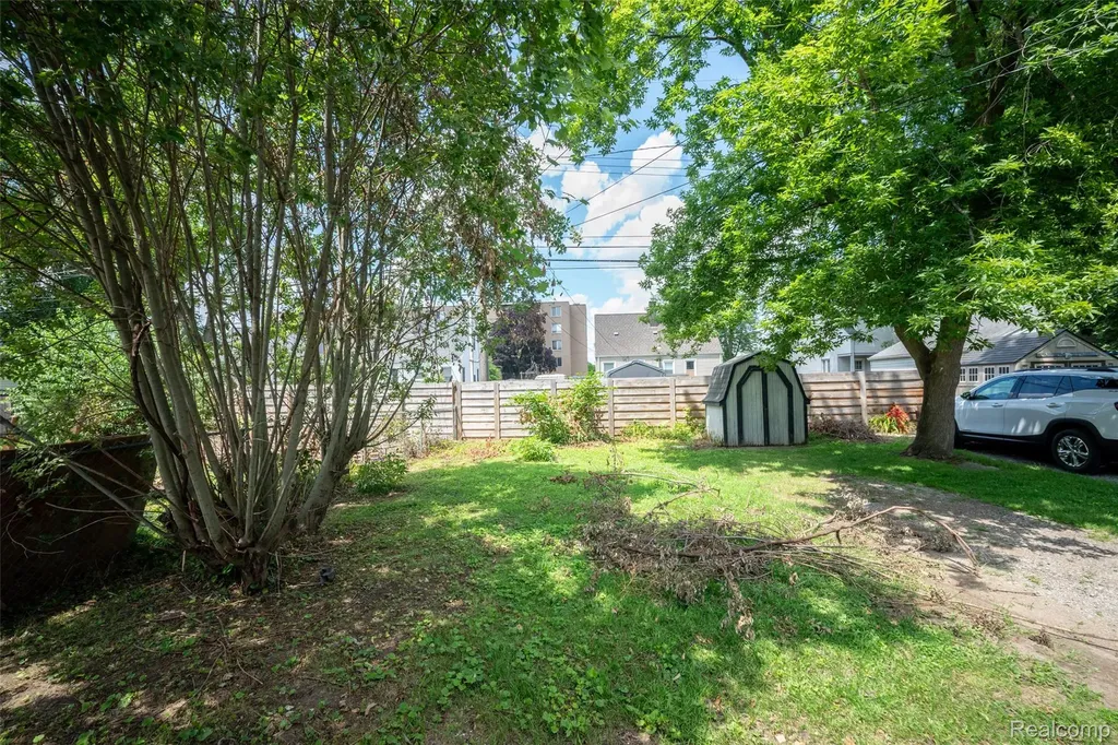 543 E Saratoga Street Ferndale City MI 48220
