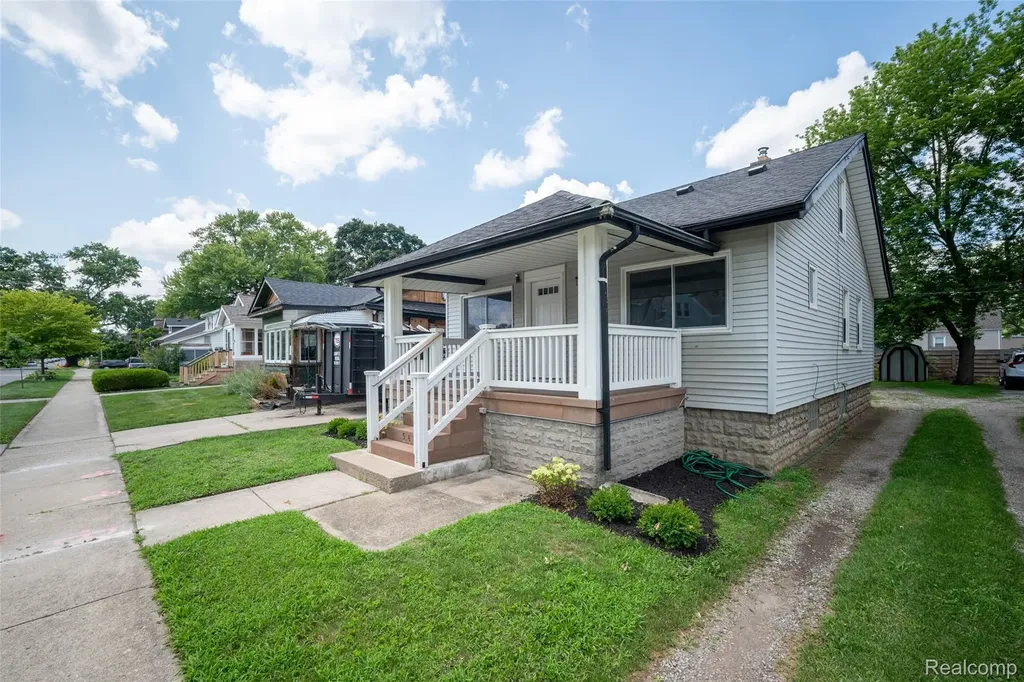 543 E Saratoga Street Ferndale City MI 48220