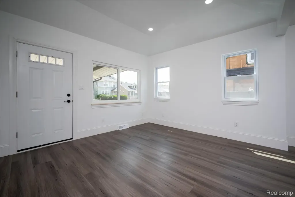 543 E Saratoga Street Ferndale City MI 48220