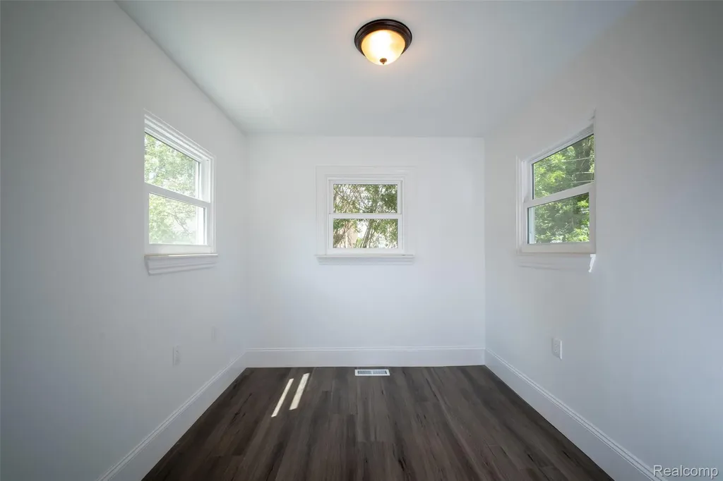 543 E Saratoga Street Ferndale City MI 48220