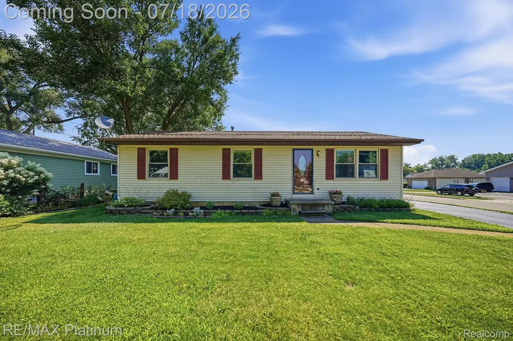 127 S East Street Fowlerville Village MI 48836