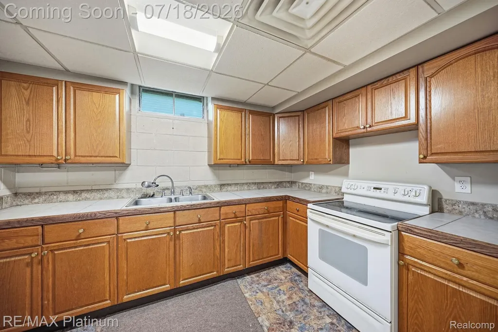 127 S East Street Fowlerville Village MI 48836