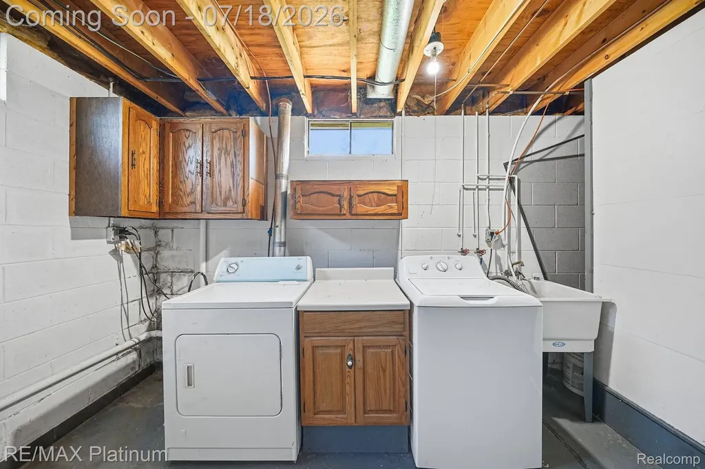 127 S East Street Fowlerville Village MI 48836