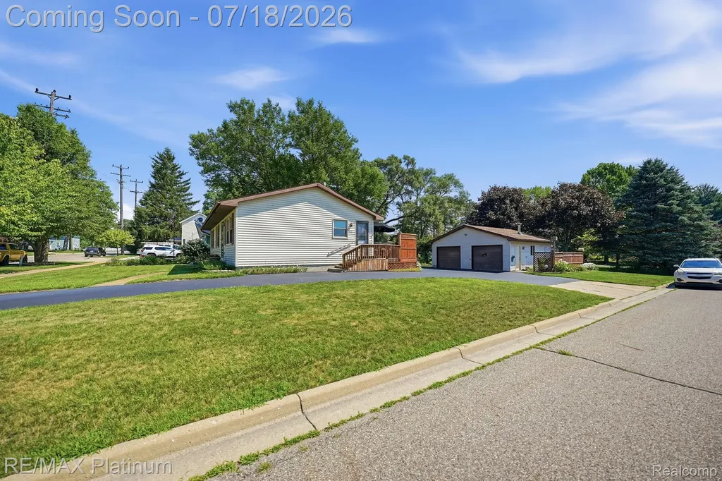 127 S East Street Fowlerville Village MI 48836