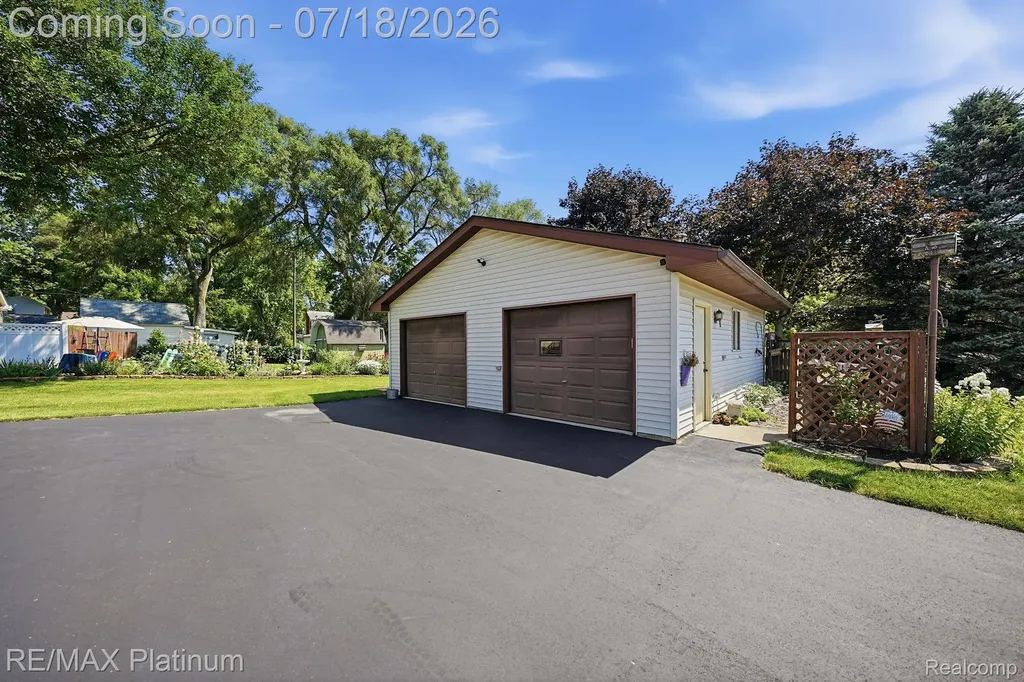 127 S East Street Fowlerville Village MI 48836