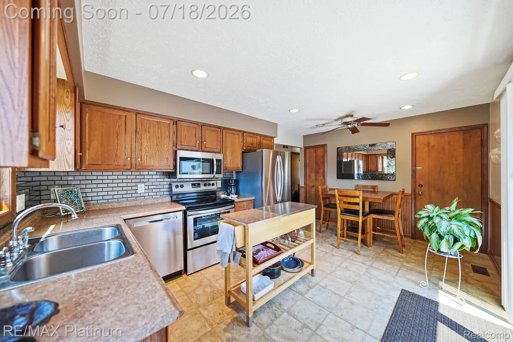 127 S East Street Fowlerville Village MI 48836