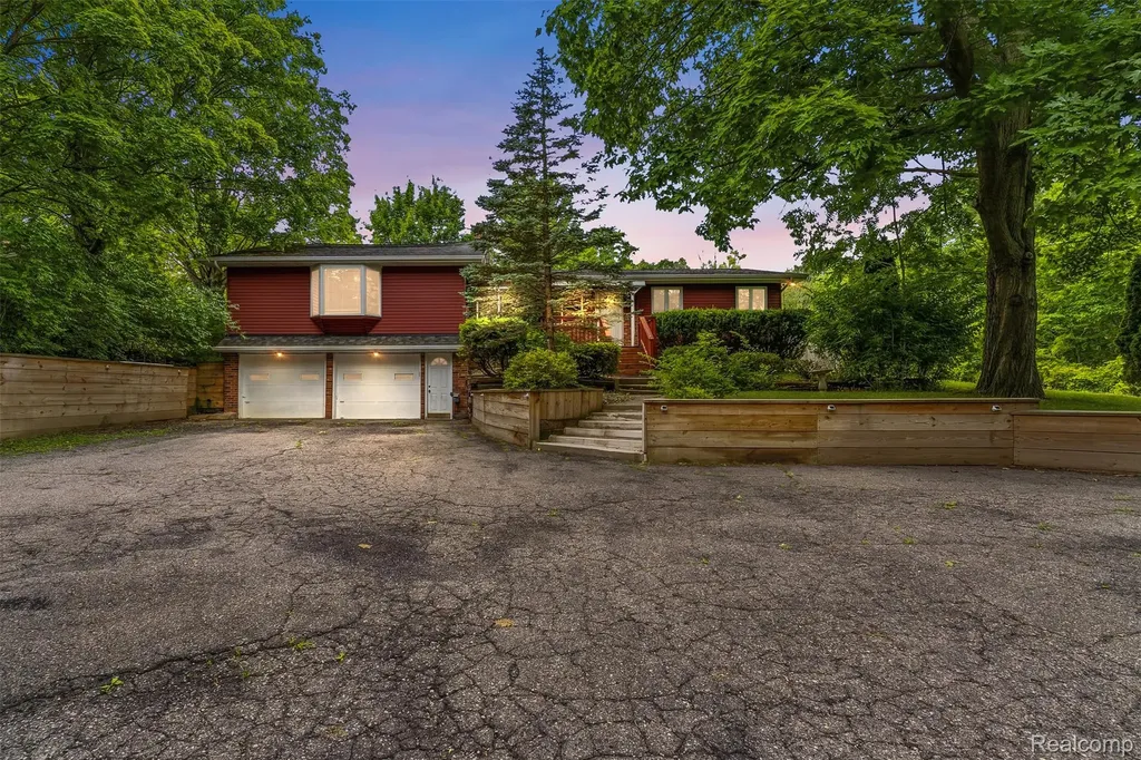 7313 River Road Flushing Charter Township MI 48433