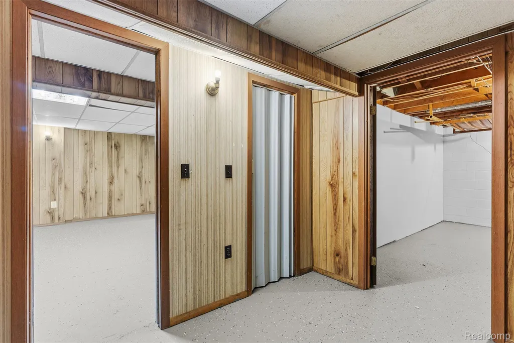 7313 River Road Flushing Charter Township MI 48433