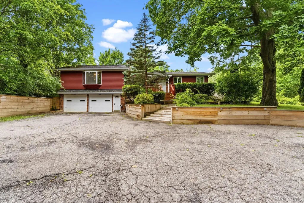 7313 River Road Flushing Charter Township MI 48433