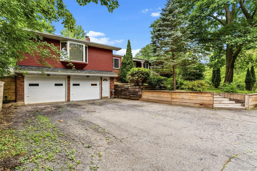 7313 River Road Flushing Charter Township MI 48433