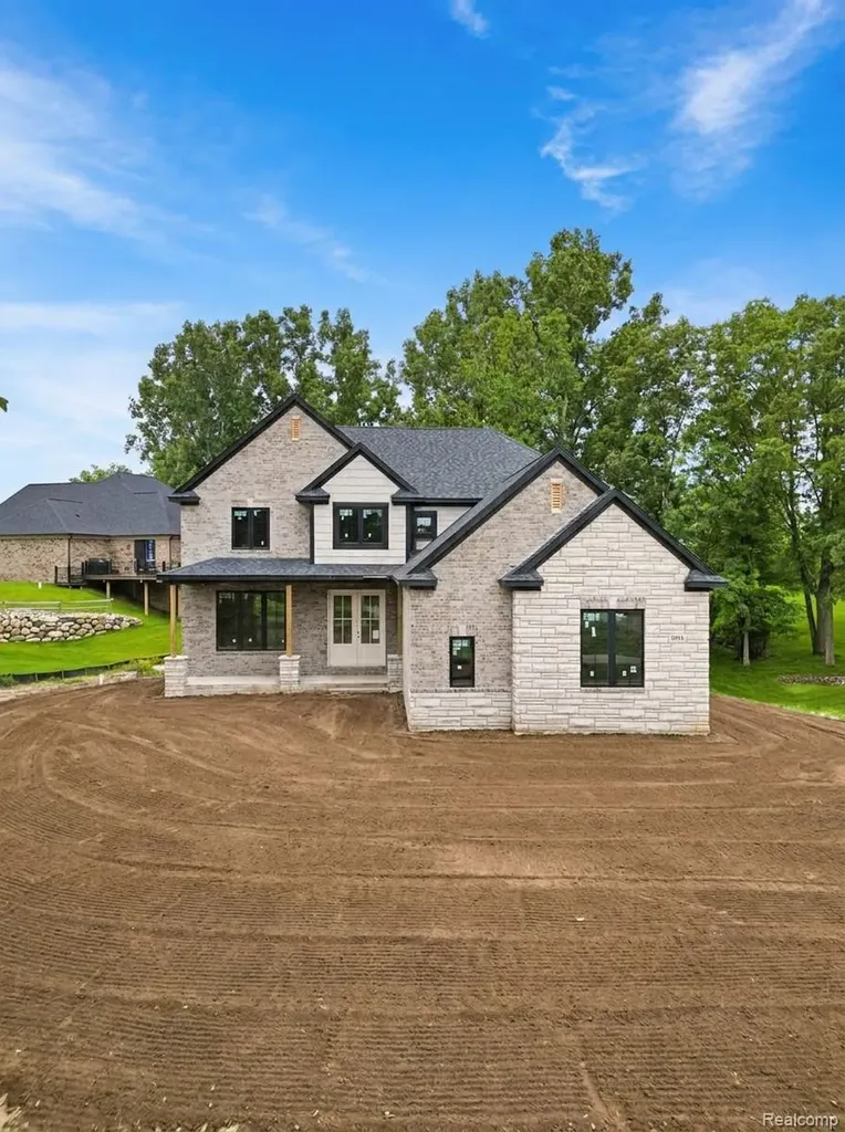 3701 Stallion Way Commerce Charter Township MI 48382
