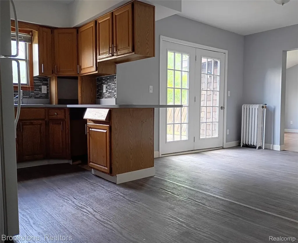 510 Pleasant Street Charlotte City MI 48813