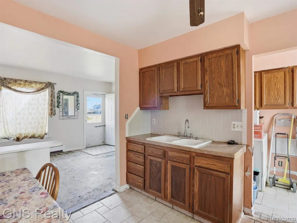 2717 Normandy Road Royal Oak City MI 48073