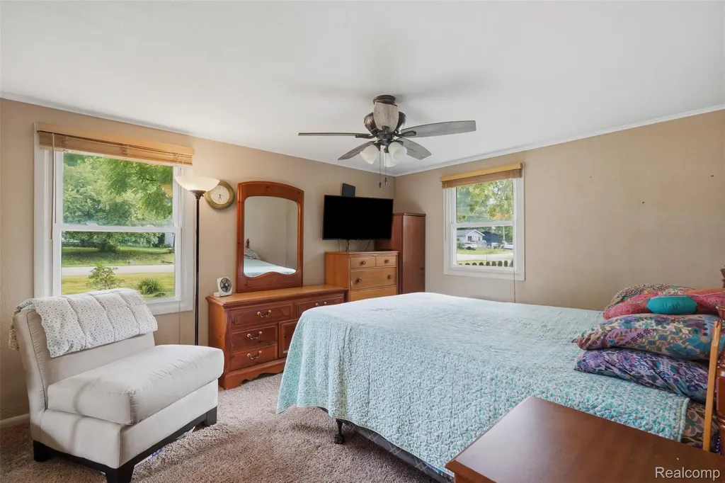 608 Snyder Road Highland Charter Township MI 48357