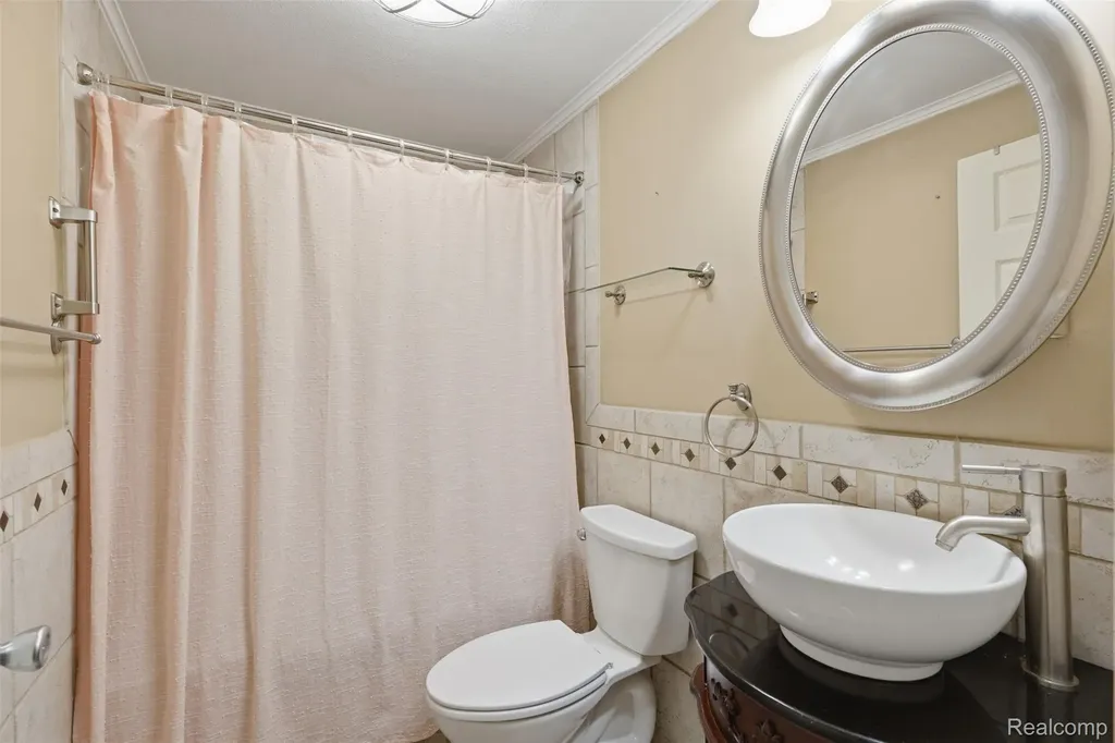608 Snyder Road Highland Charter Township MI 48357