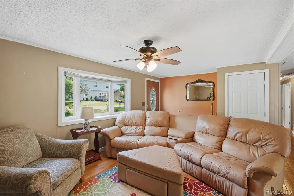 608 Snyder Road Highland Charter Township MI 48357