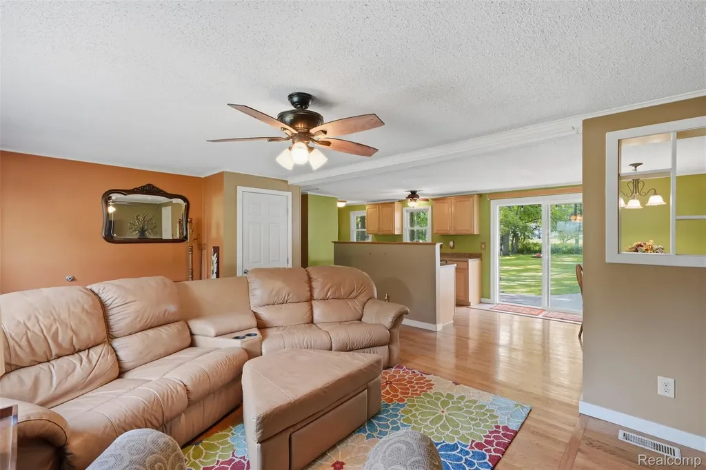 608 Snyder Road Highland Charter Township MI 48357