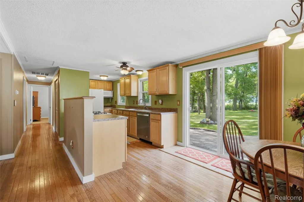 608 Snyder Road Highland Charter Township MI 48357