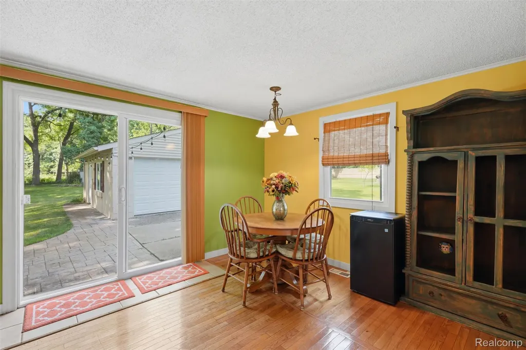 608 Snyder Road Highland Charter Township MI 48357