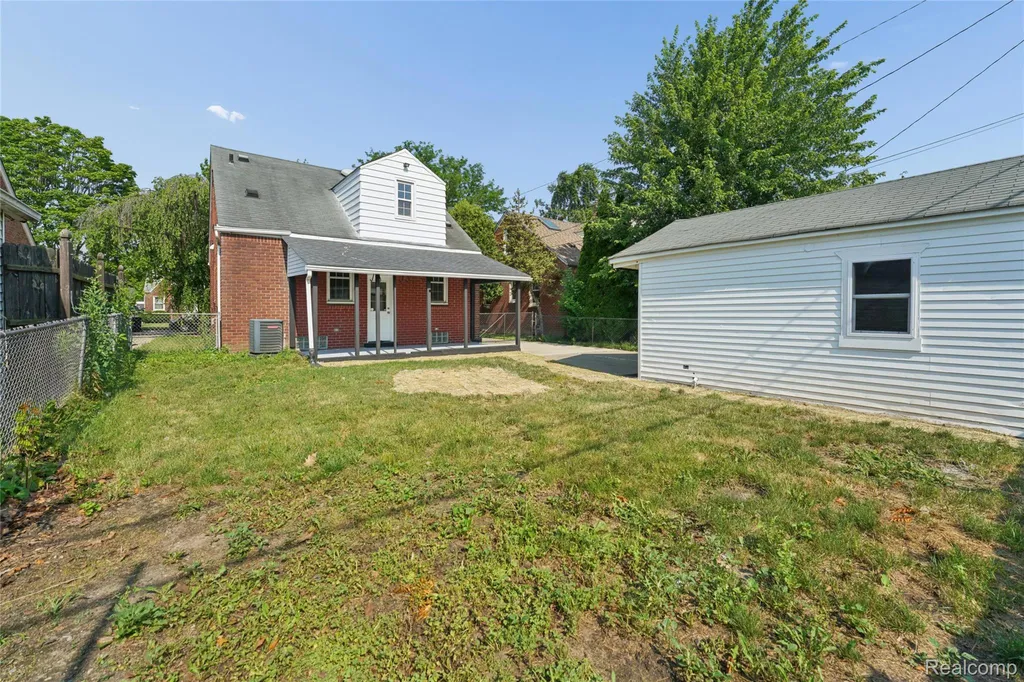 2745 21st Street Wyandotte City MI 48192