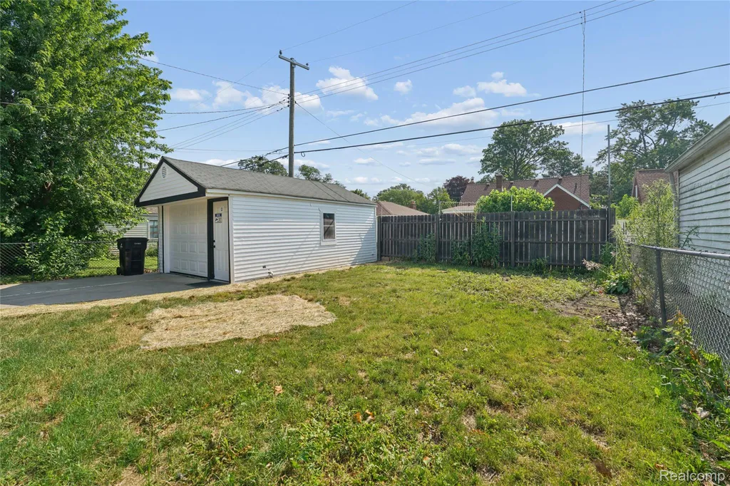 2745 21st Street Wyandotte City MI 48192