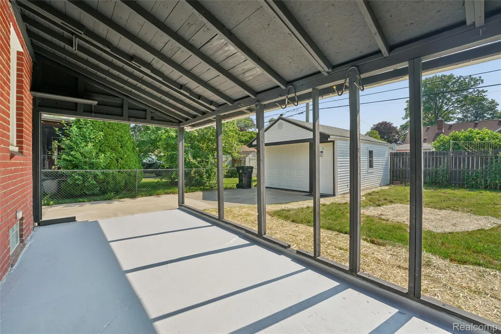 2745 21st Street Wyandotte City MI 48192
