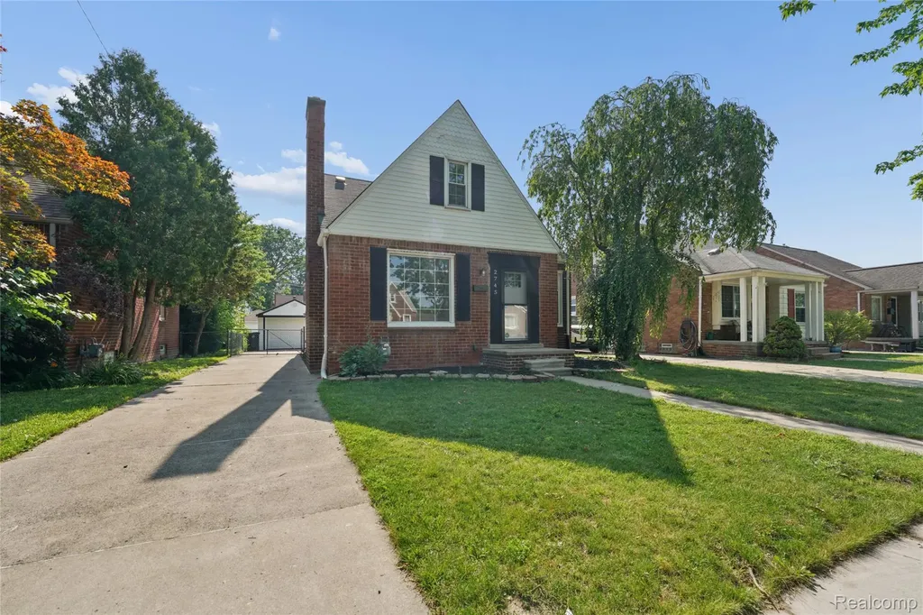 2745 21st Street Wyandotte City MI 48192