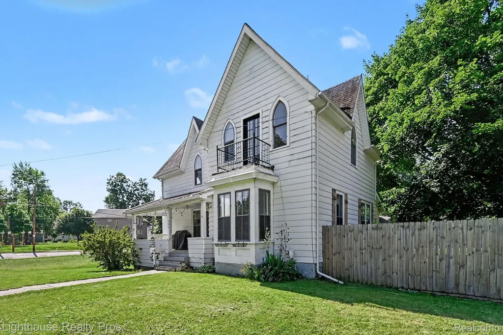 405 W Jefferson Street Grand Ledge City MI 48837