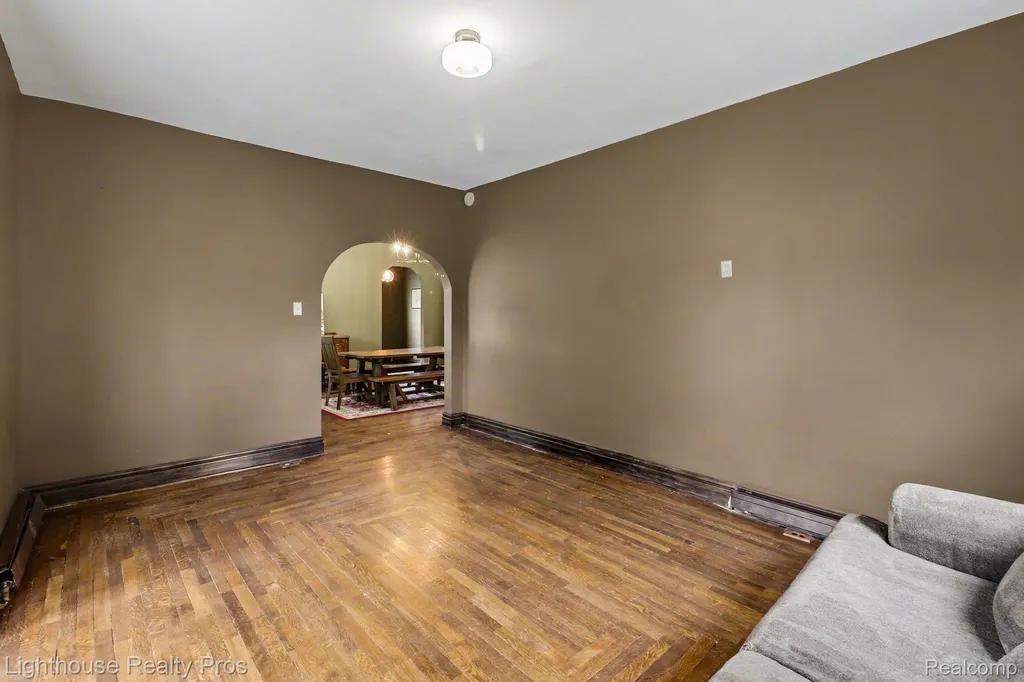 405 W Jefferson Street Grand Ledge City MI 48837