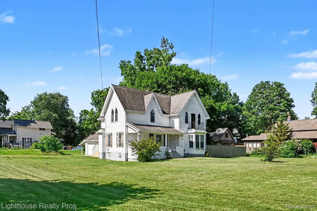 405 W Jefferson Street Grand Ledge City MI 48837
