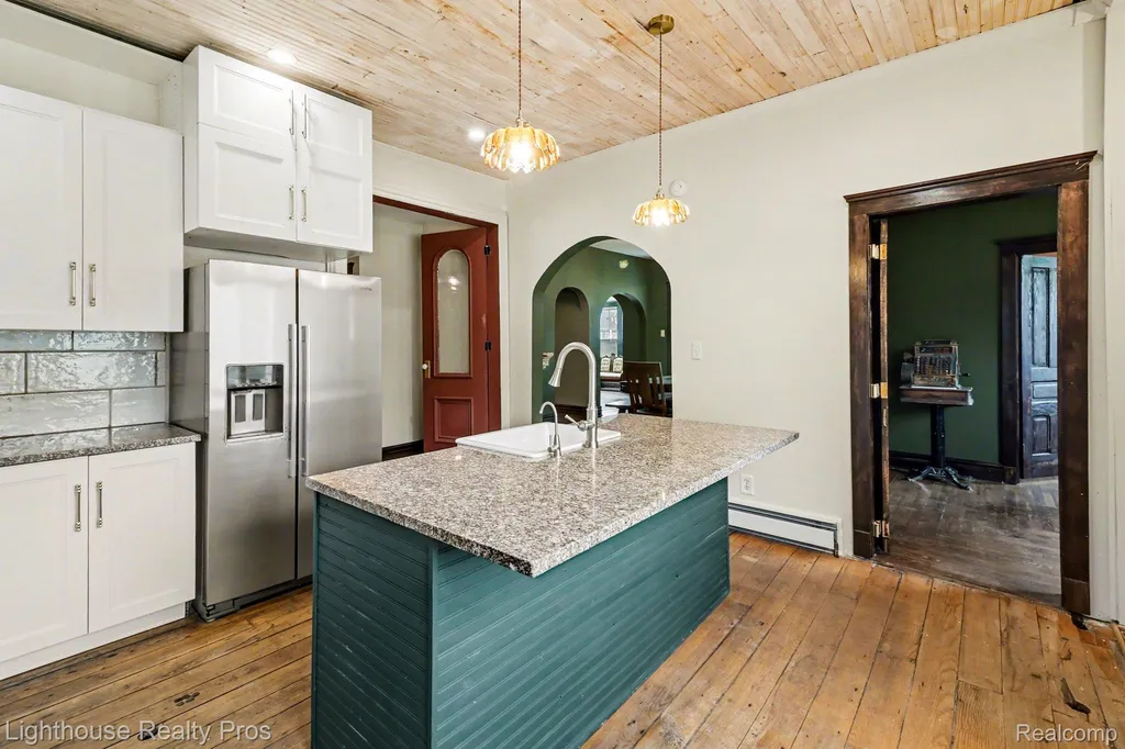 405 W Jefferson Street Grand Ledge City MI 48837