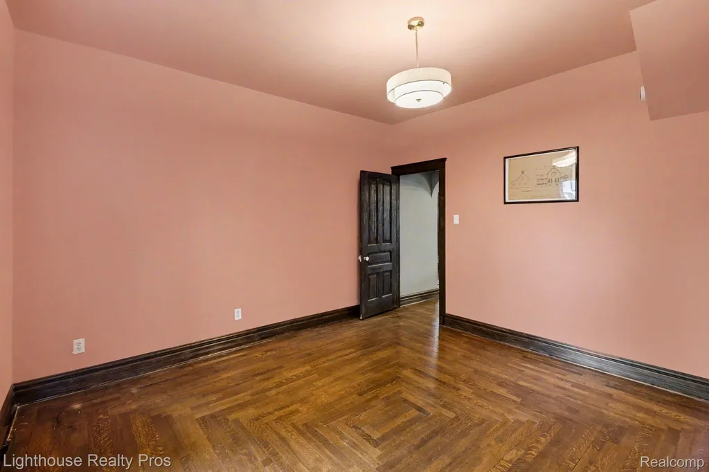 405 W Jefferson Street Grand Ledge City MI 48837