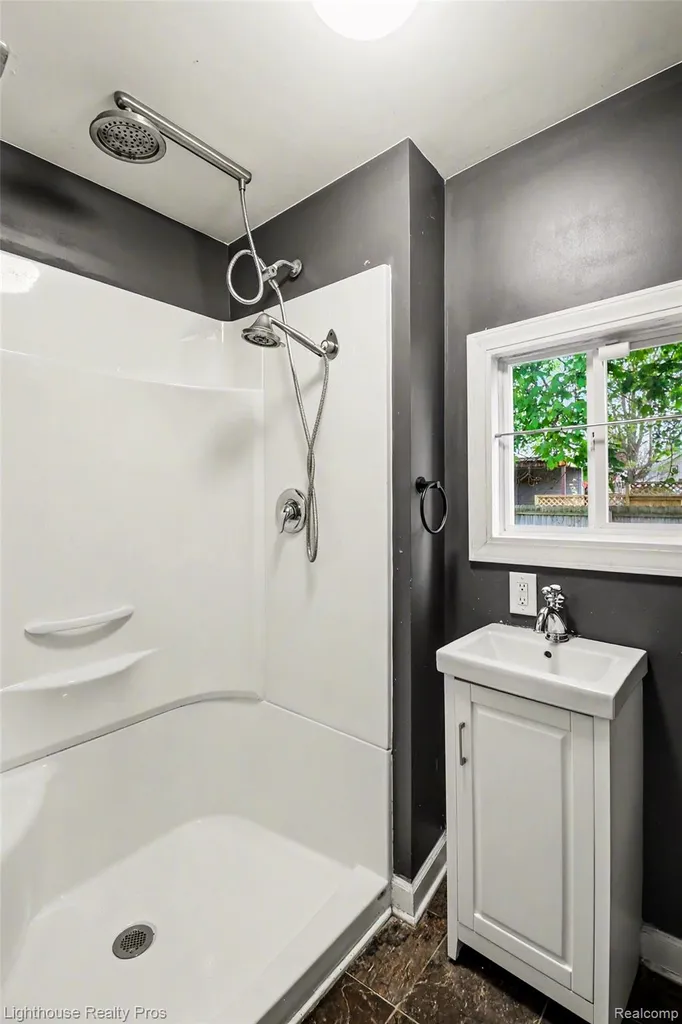 405 W Jefferson Street Grand Ledge City MI 48837