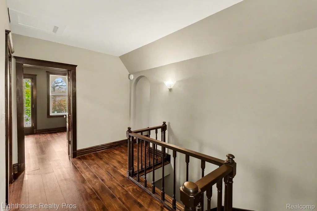 405 W Jefferson Street Grand Ledge City MI 48837