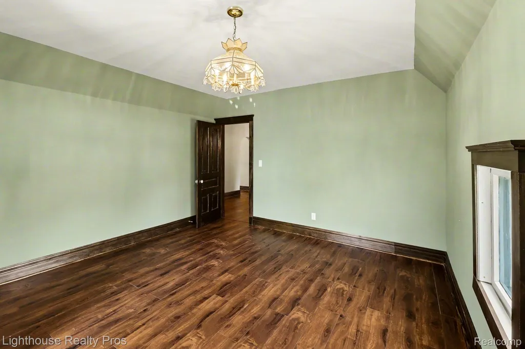 405 W Jefferson Street Grand Ledge City MI 48837